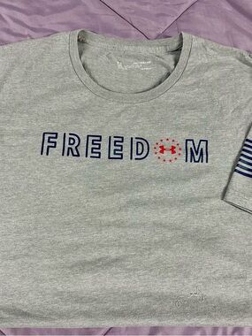Under Armour Grey Short-Sleeve 'FREEDOM' Graphic Tee with Navy and Red Accents